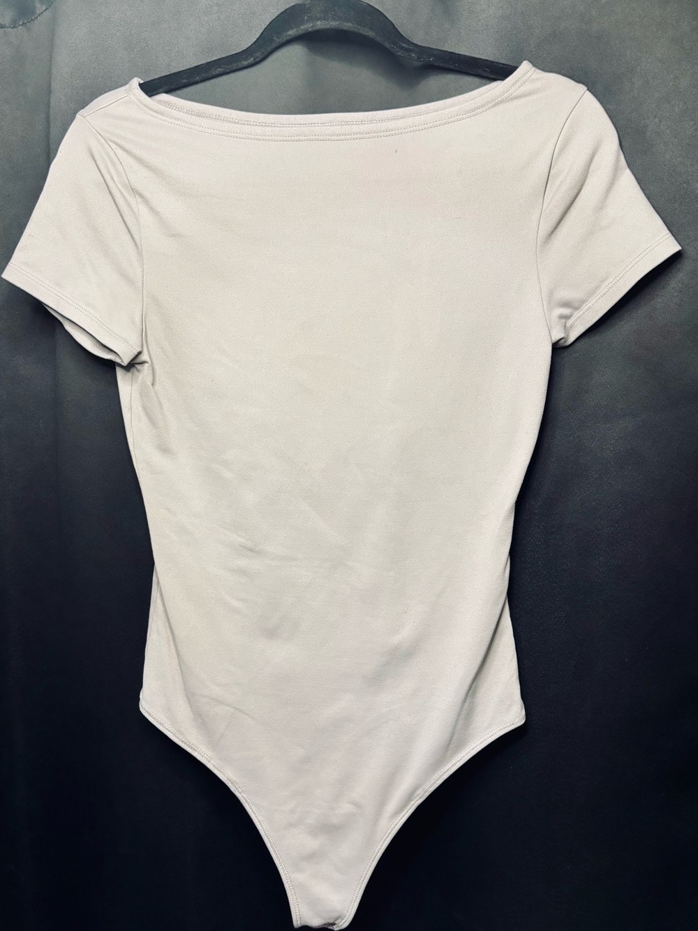 Abercrombie & Fitch - Short Sleeve Boatneck Bodysuit – Taupe / Light Gray